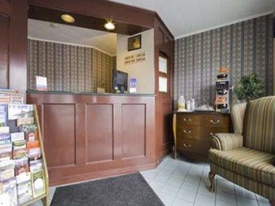 Knights Inn Kingston Dalaman gambar